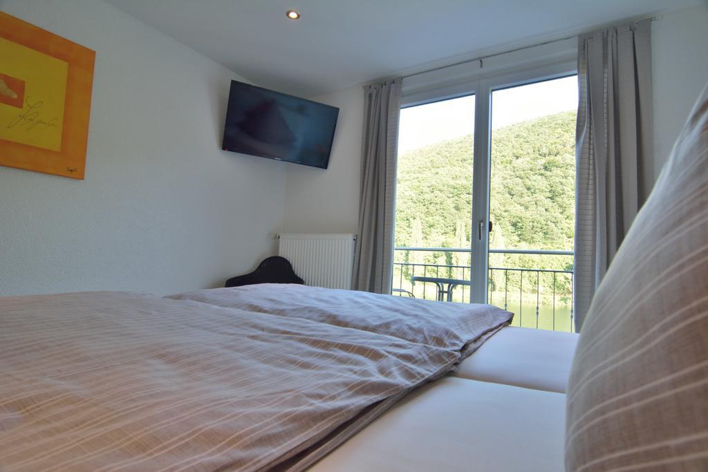 Haus Mosel Daire Klotten Oda fotoğraf